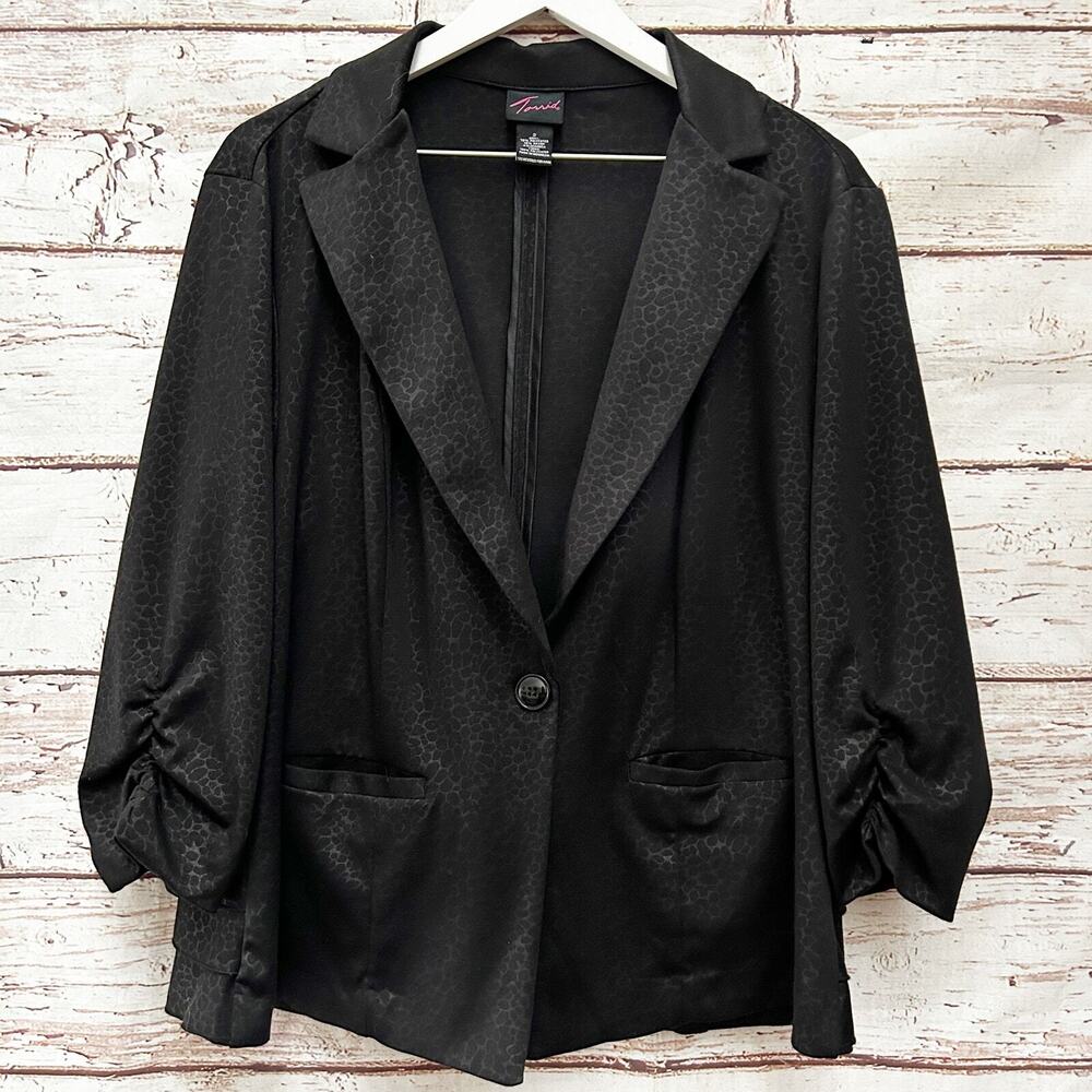 TORRID Black Ruffled Back Blazer Jacket Size 2 18-20/2X Career Dressy
